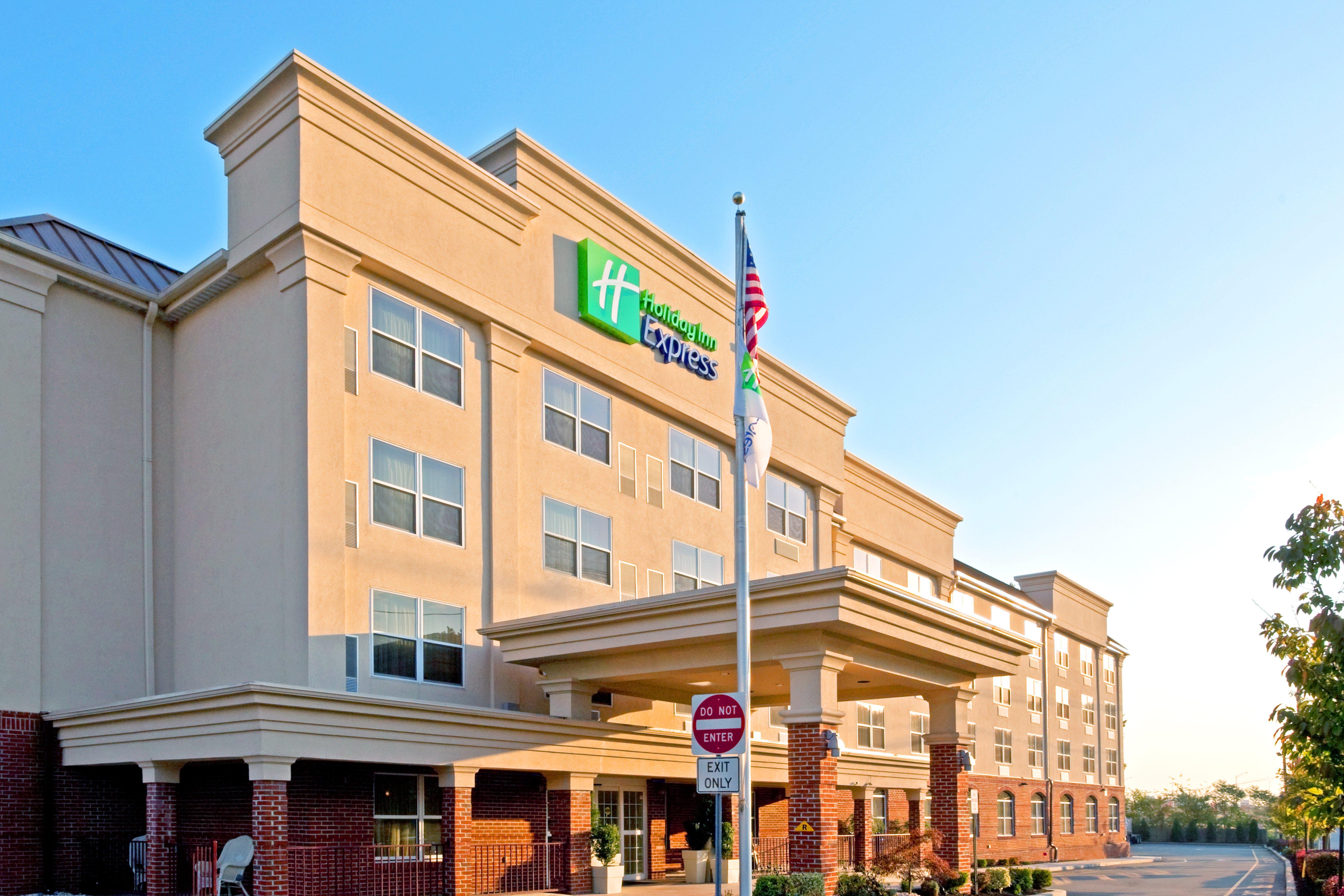 Holiday Inn Express Woodbridge By Ihg Avenel Kültér fotó