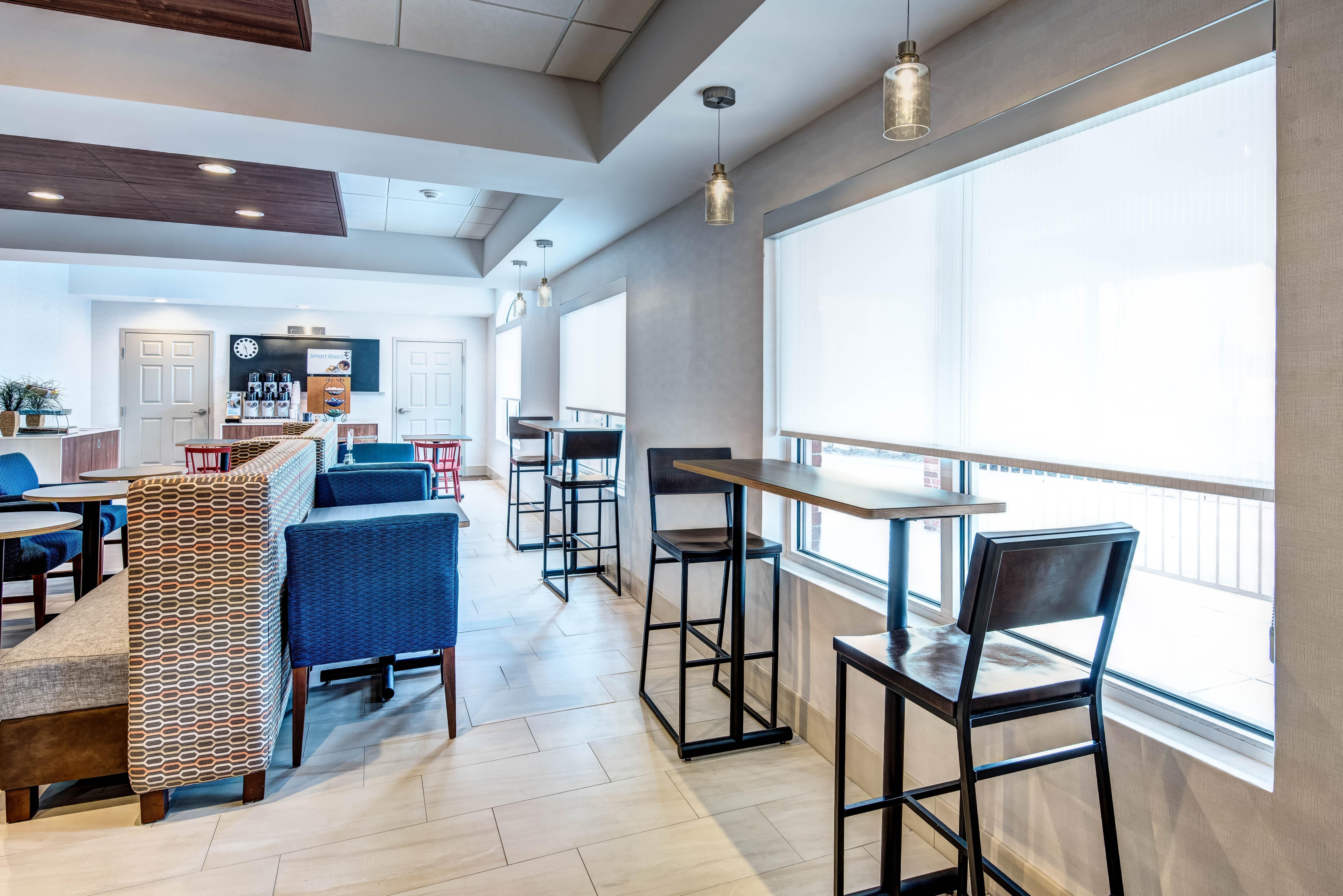 Holiday Inn Express Woodbridge By Ihg Avenel Kültér fotó