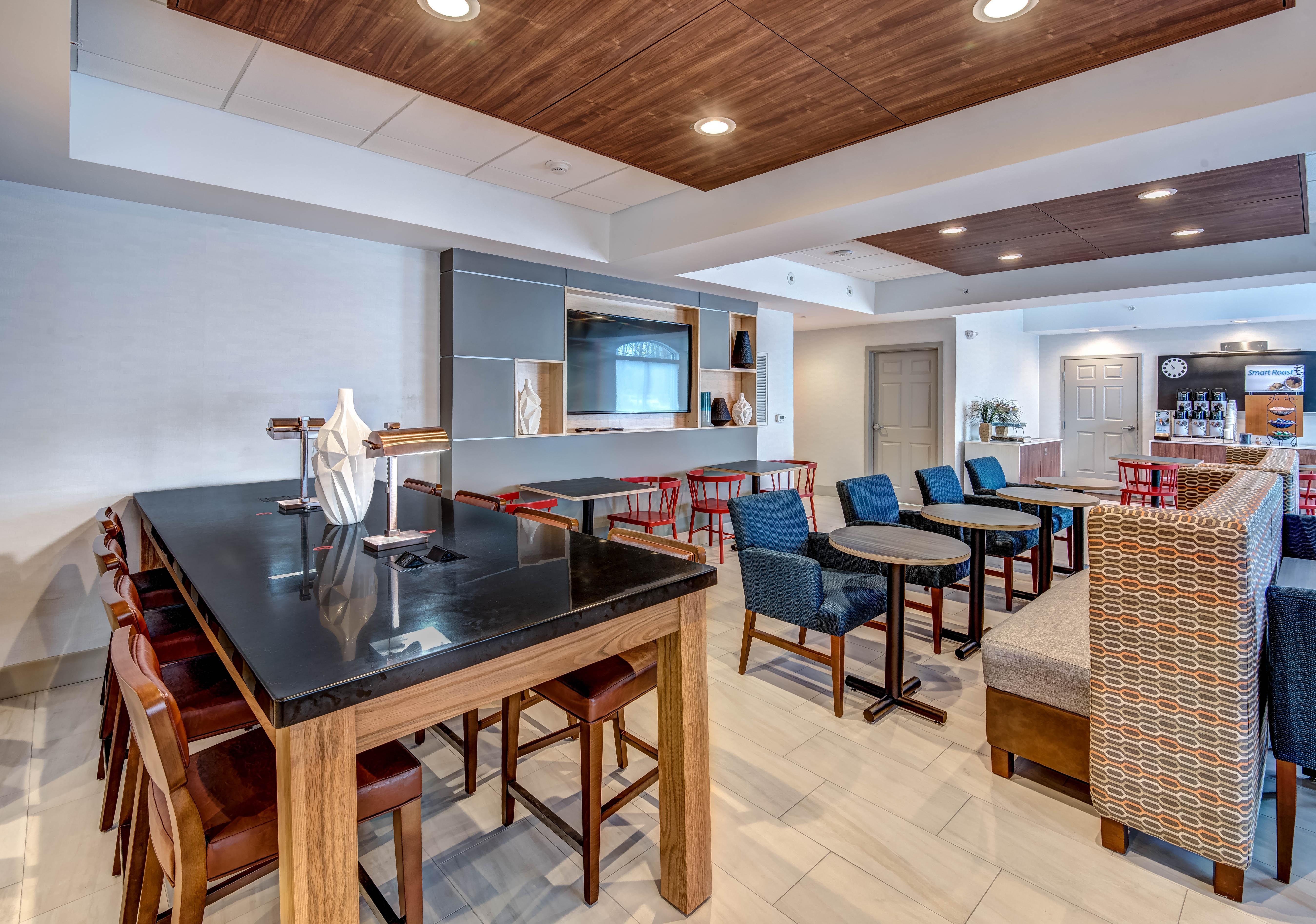 Holiday Inn Express Woodbridge By Ihg Avenel Kültér fotó