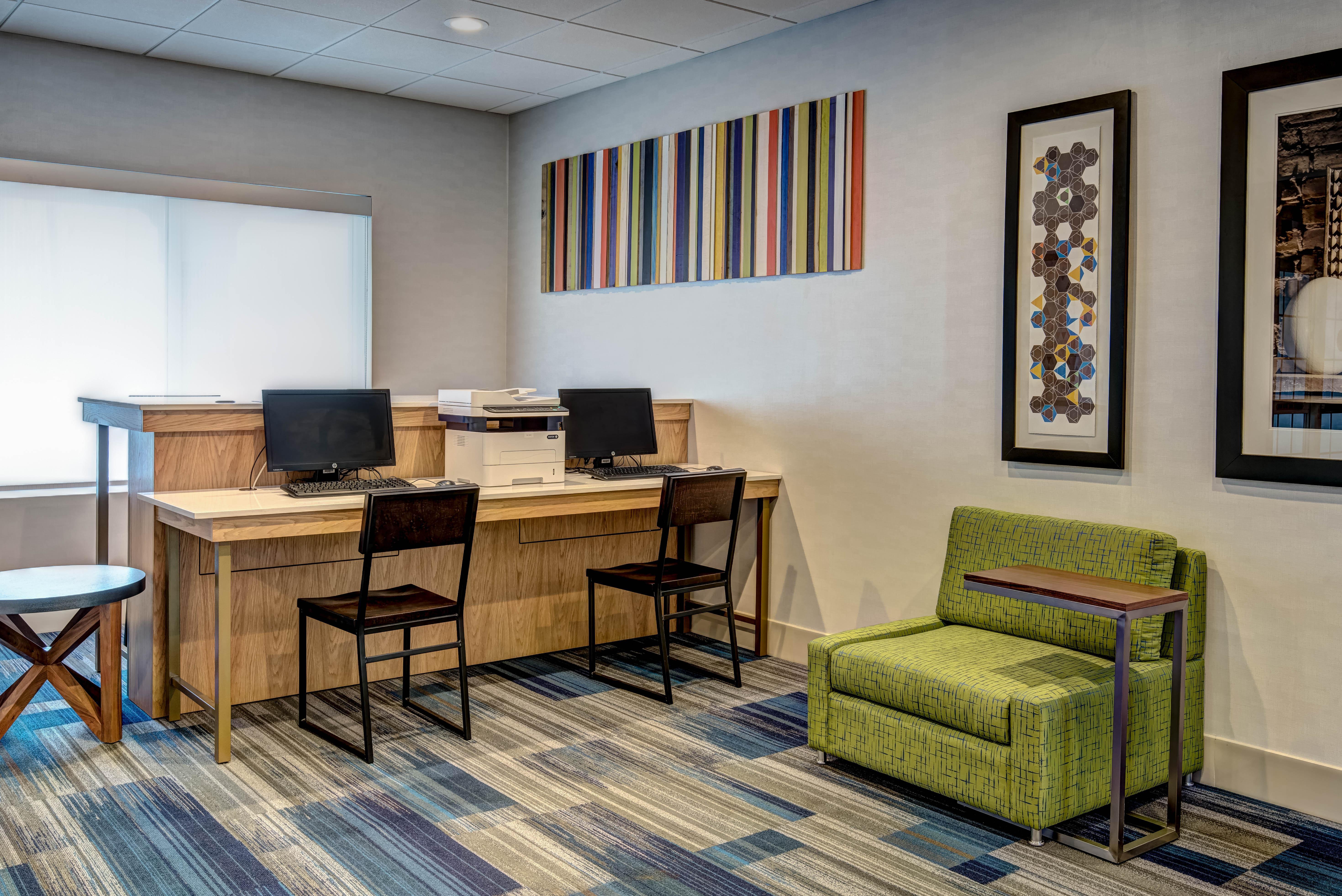 Holiday Inn Express Woodbridge By Ihg Avenel Kültér fotó