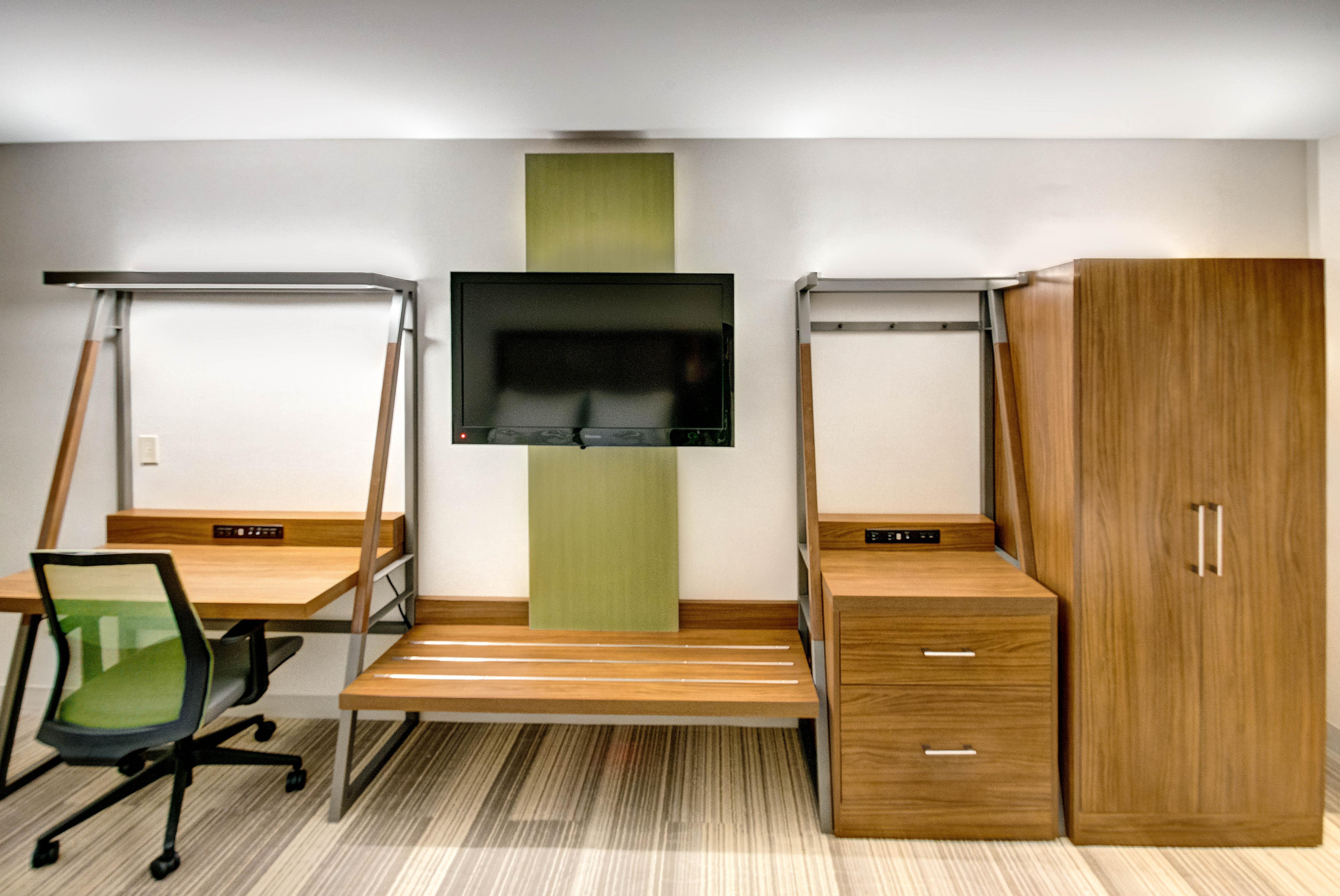 Holiday Inn Express Woodbridge By Ihg Avenel Kültér fotó