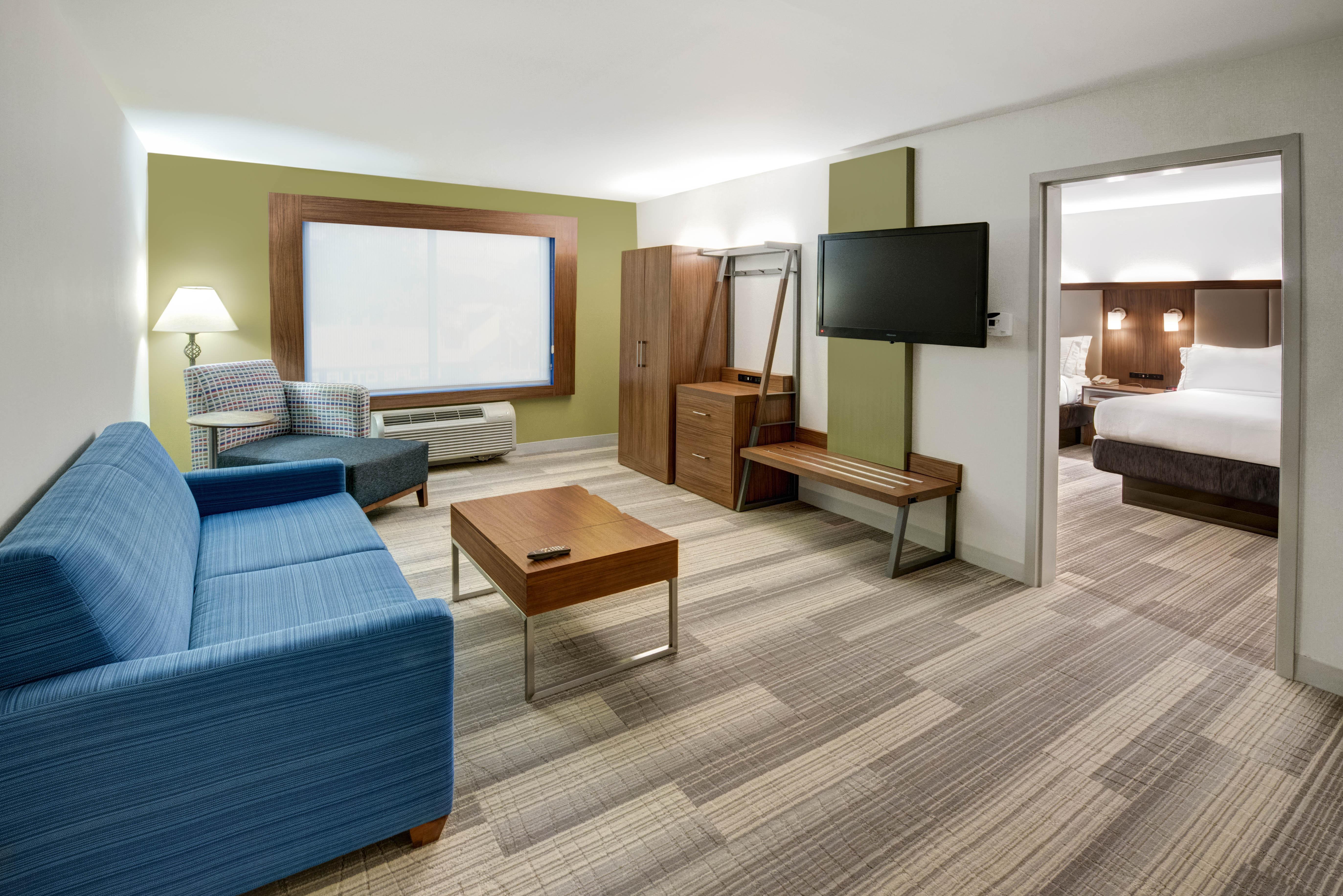 Holiday Inn Express Woodbridge By Ihg Avenel Kültér fotó