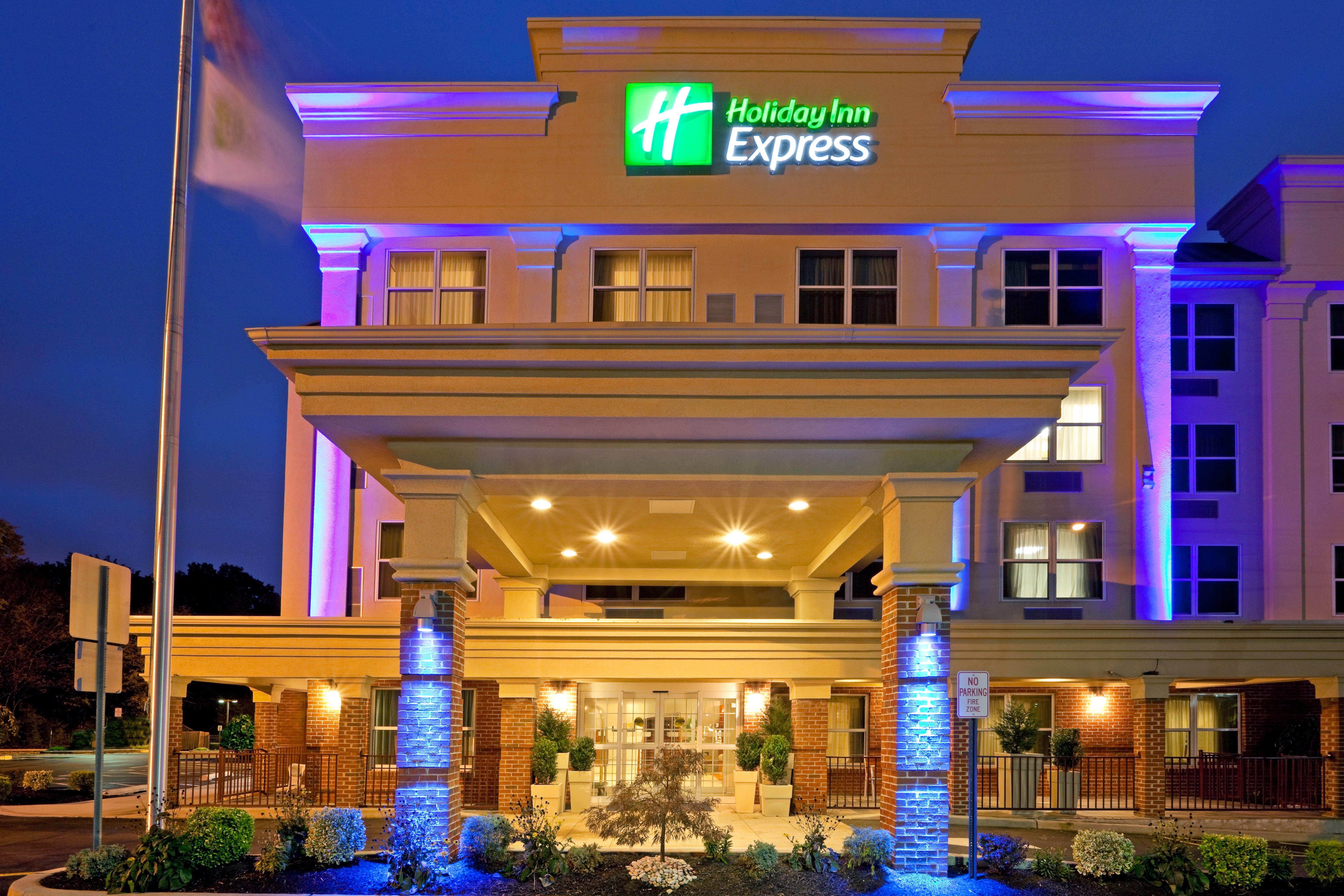 Holiday Inn Express Woodbridge By Ihg Avenel Kültér fotó