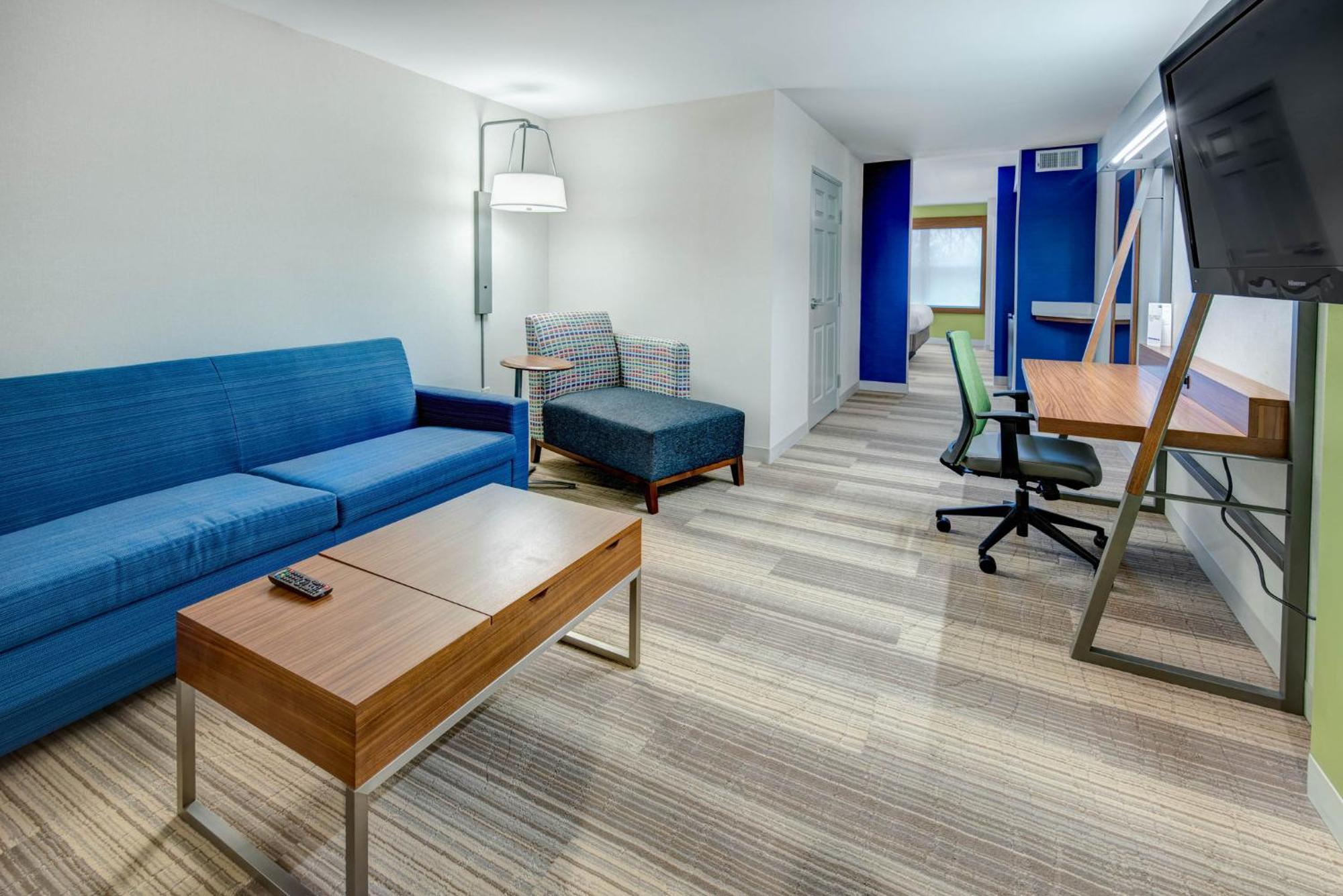 Holiday Inn Express Woodbridge By Ihg Avenel Kültér fotó