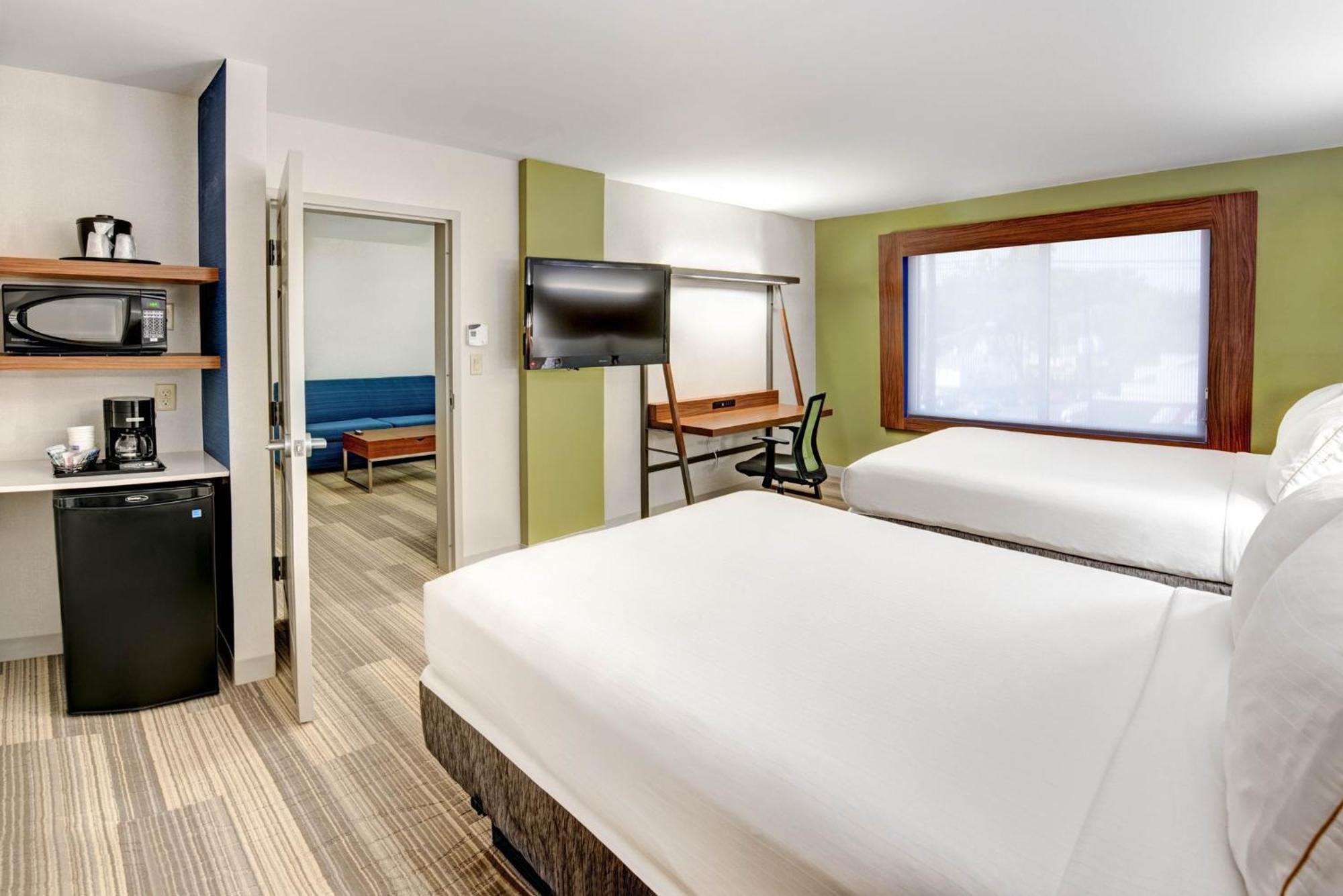 Holiday Inn Express Woodbridge By Ihg Avenel Kültér fotó