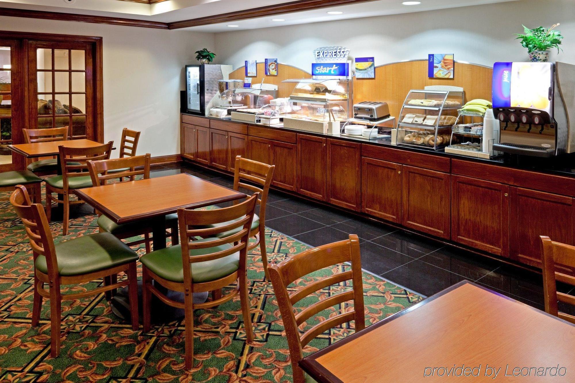 Holiday Inn Express Woodbridge By Ihg Avenel Étterem fotó